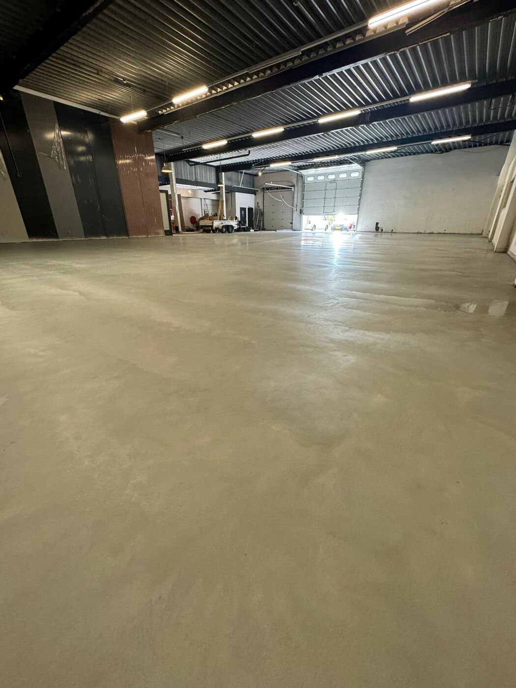 Bedrijfshal met nieuwe vloer