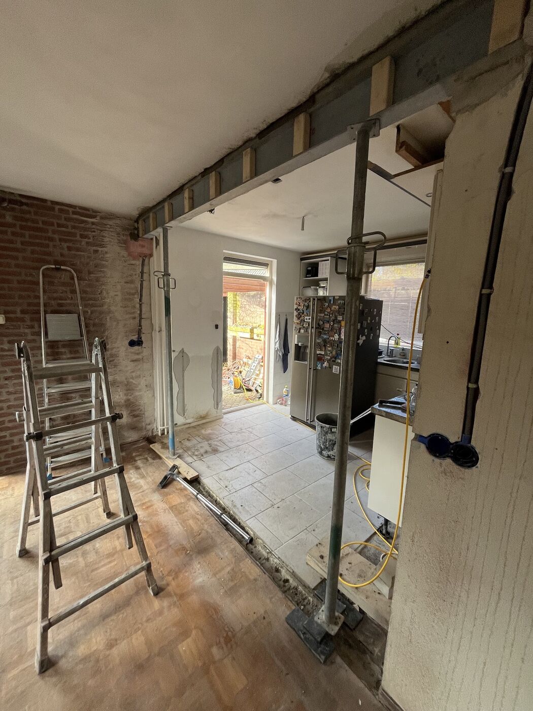 Doorbraak met staalconstructie
